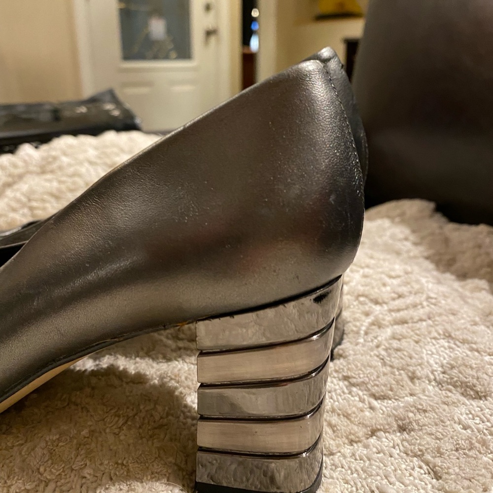 Rabello Grey pumps with silver stack heels - Size 7